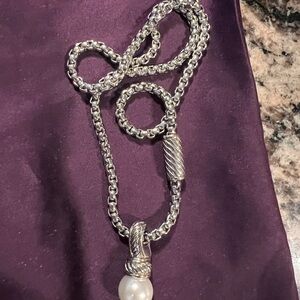 Elegant Silver Necklace with Pearl Pendant